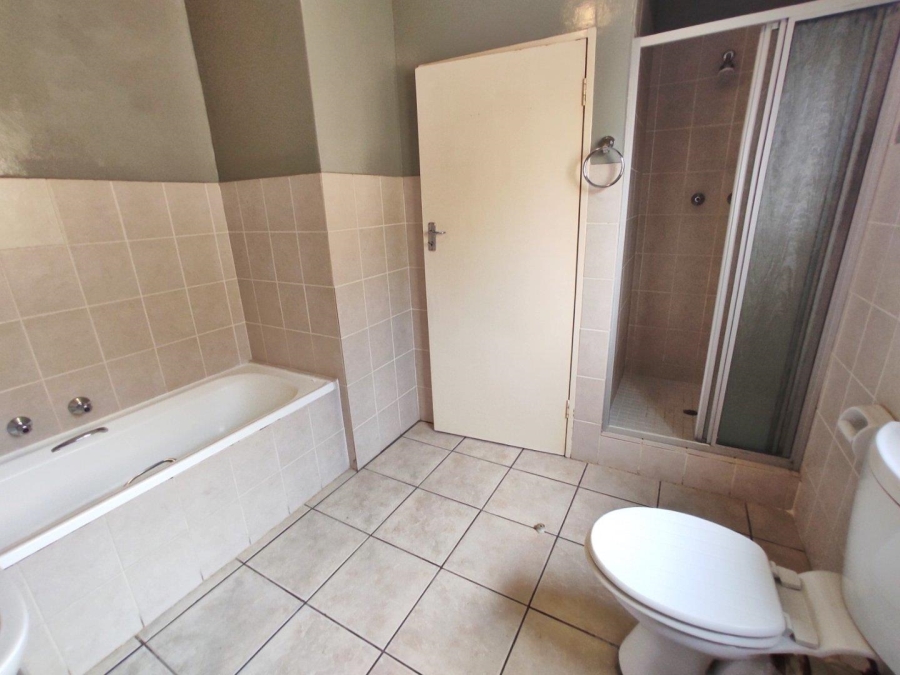 1 Bedroom Property for Sale in Sundowner Gauteng