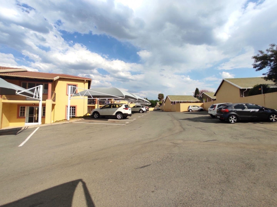 1 Bedroom Property for Sale in Sundowner Gauteng