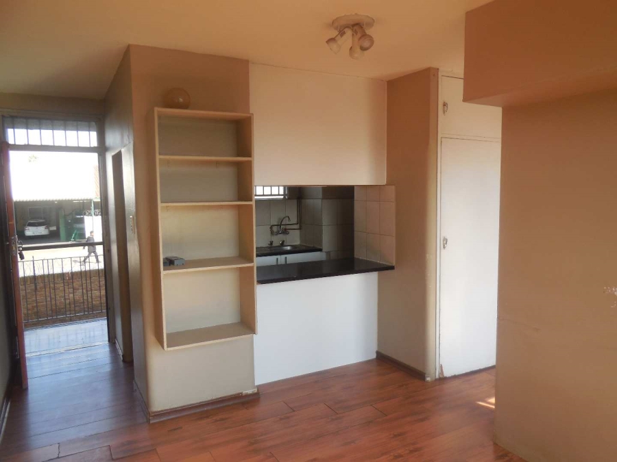To Let 1 Bedroom Property for Rent in Gezina Gauteng