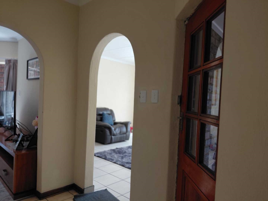 3 Bedroom Property for Sale in Birchleigh Gauteng