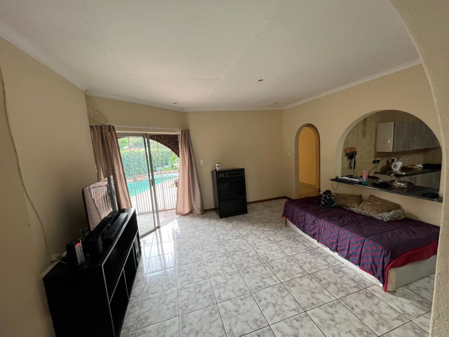 3 Bedroom Property for Sale in Birchleigh Gauteng