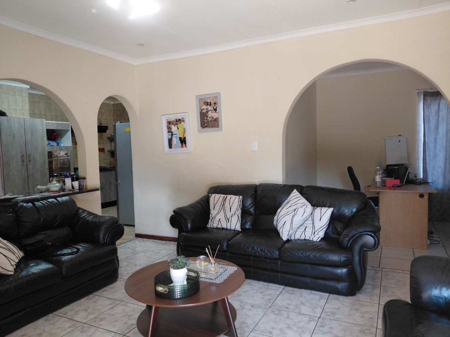 3 Bedroom Property for Sale in Birchleigh Gauteng
