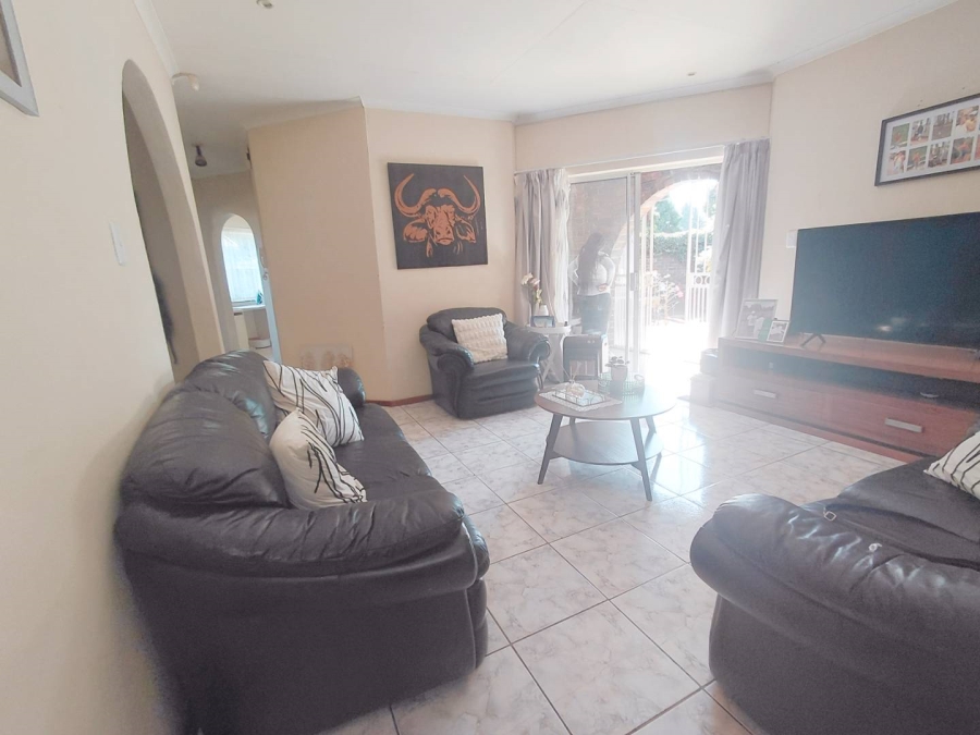 3 Bedroom Property for Sale in Birchleigh Gauteng