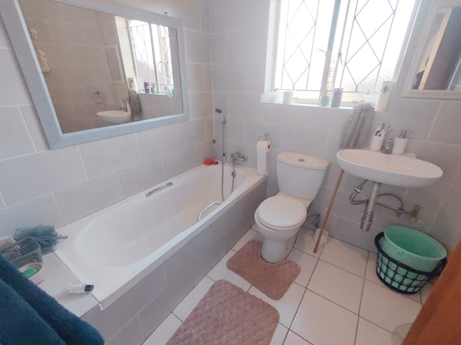 3 Bedroom Property for Sale in Birchleigh Gauteng