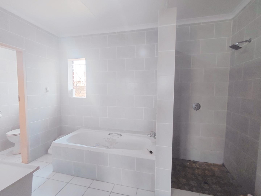3 Bedroom Property for Sale in Birchleigh Gauteng