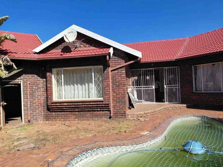 3 Bedroom Property for Sale in Birchleigh Gauteng