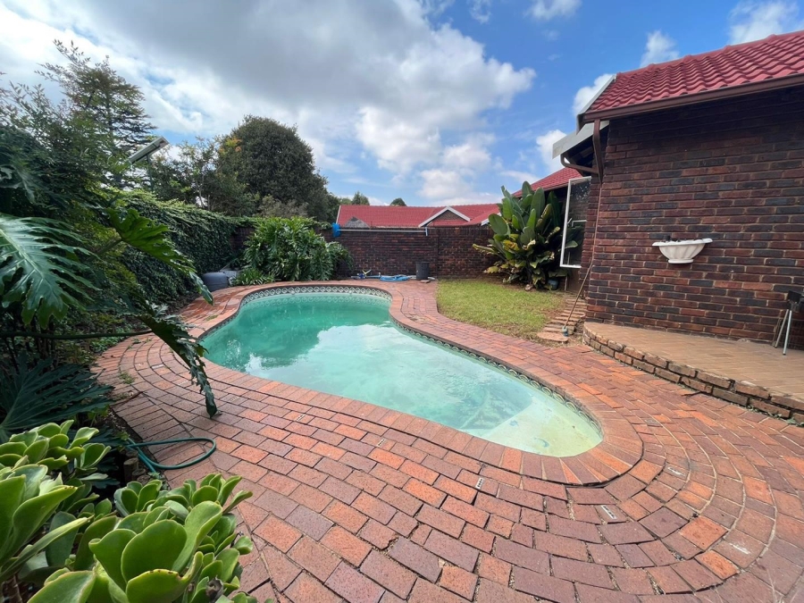 3 Bedroom Property for Sale in Birchleigh Gauteng