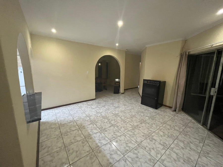 3 Bedroom Property for Sale in Birchleigh Gauteng