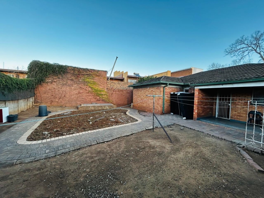 8 Bedroom Property for Sale in Vanderbijlpark CW 3 Gauteng
