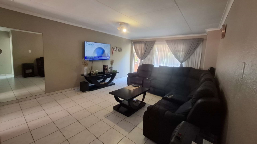 2 Bedroom Property for Sale in Meyersdal Gauteng