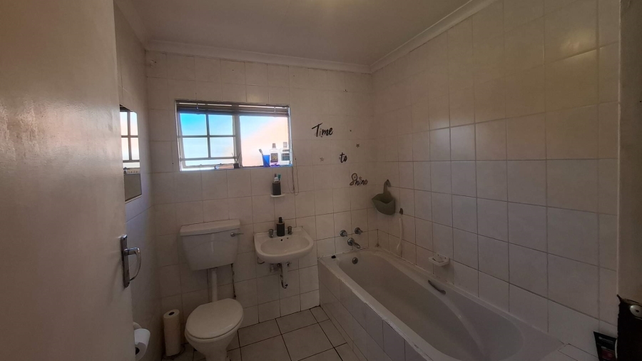 2 Bedroom Property for Sale in Meyersdal Gauteng
