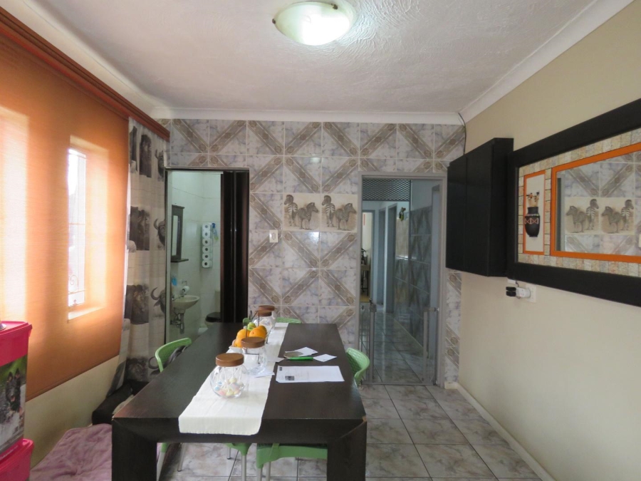 4 Bedroom Property for Sale in General Albertspark Gauteng