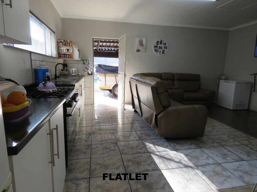 4 Bedroom Property for Sale in General Albertspark Gauteng