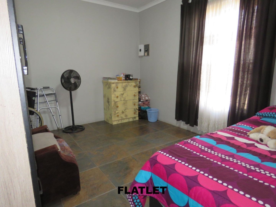 4 Bedroom Property for Sale in General Albertspark Gauteng