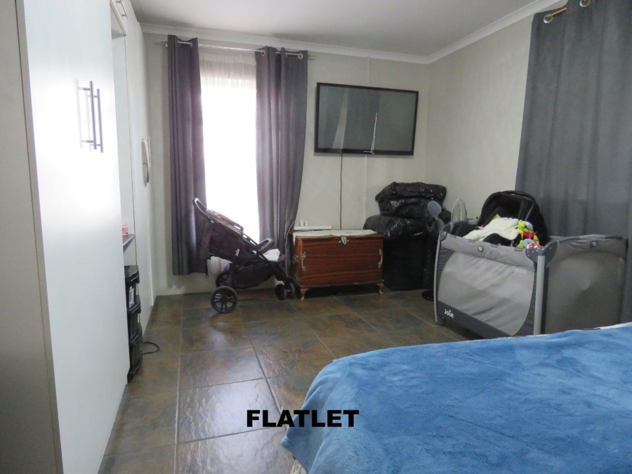 4 Bedroom Property for Sale in General Albertspark Gauteng
