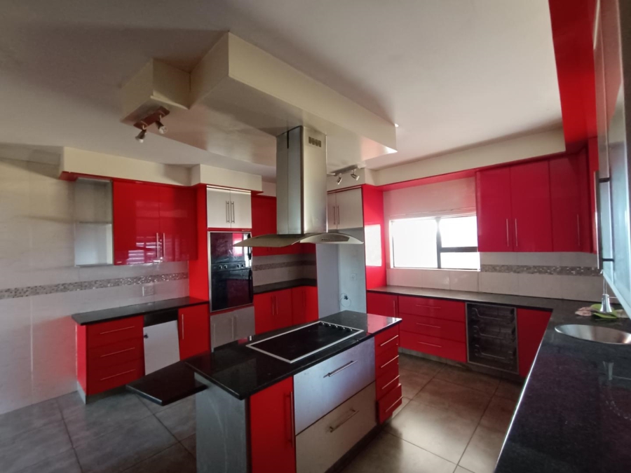 5 Bedroom Property for Sale in Heuwelsig Estate Gauteng