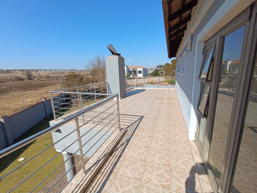 5 Bedroom Property for Sale in Heuwelsig Estate Gauteng