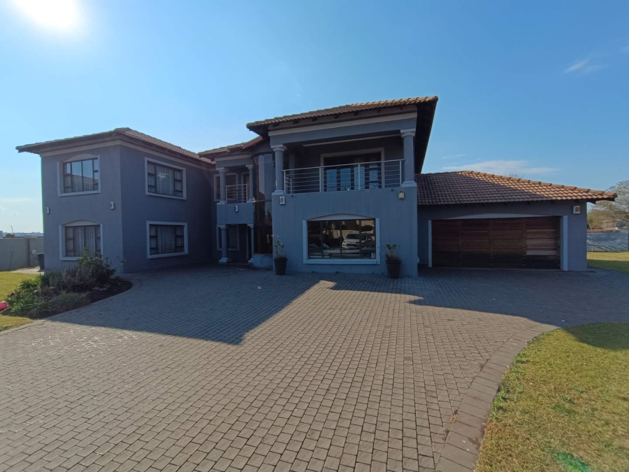 5 Bedroom Property for Sale in Heuwelsig Estate Gauteng