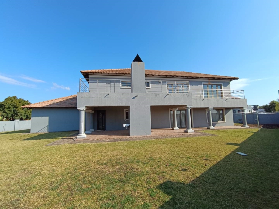 5 Bedroom Property for Sale in Heuwelsig Estate Gauteng