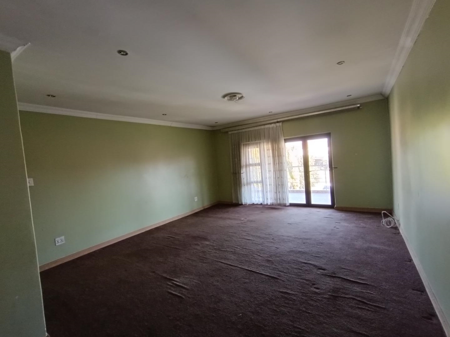 5 Bedroom Property for Sale in Heuwelsig Estate Gauteng