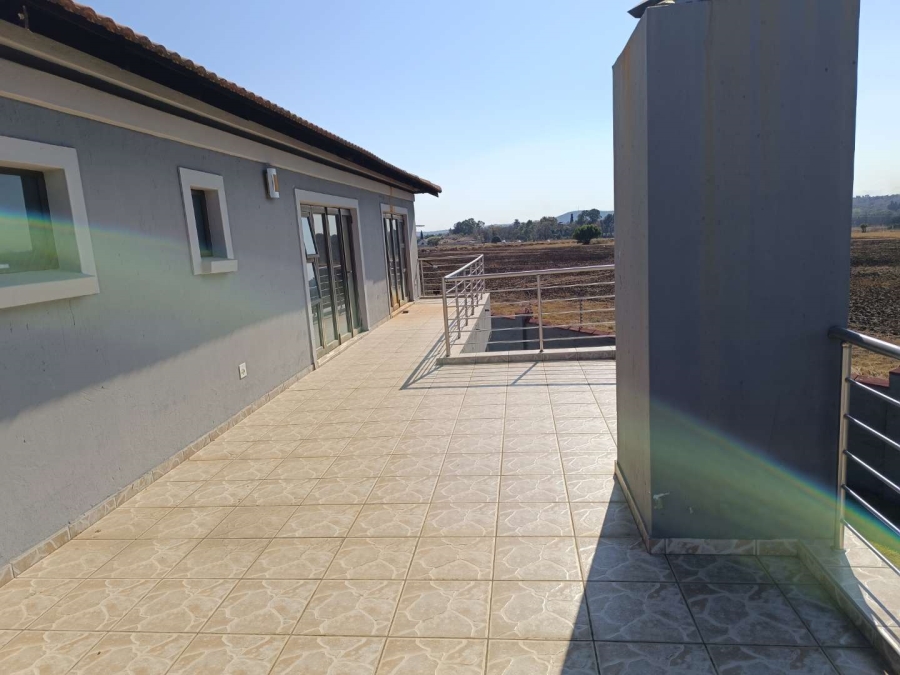 5 Bedroom Property for Sale in Heuwelsig Estate Gauteng