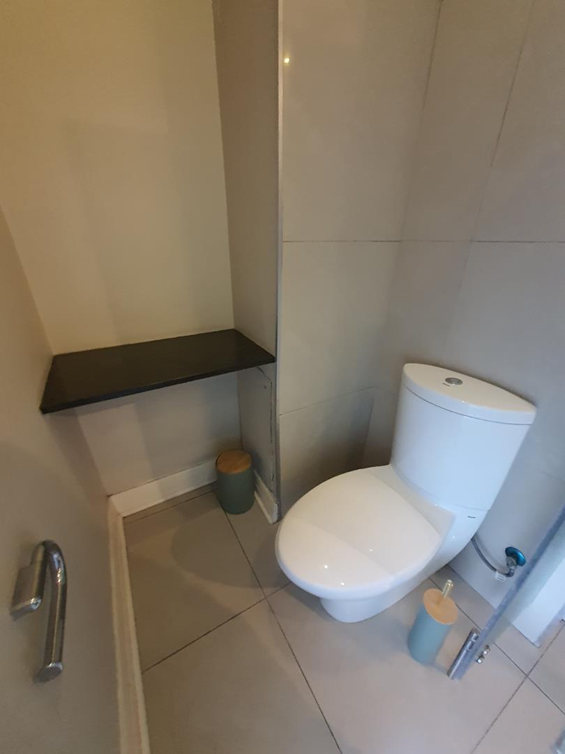 To Let 2 Bedroom Property for Rent in Sandown Gauteng