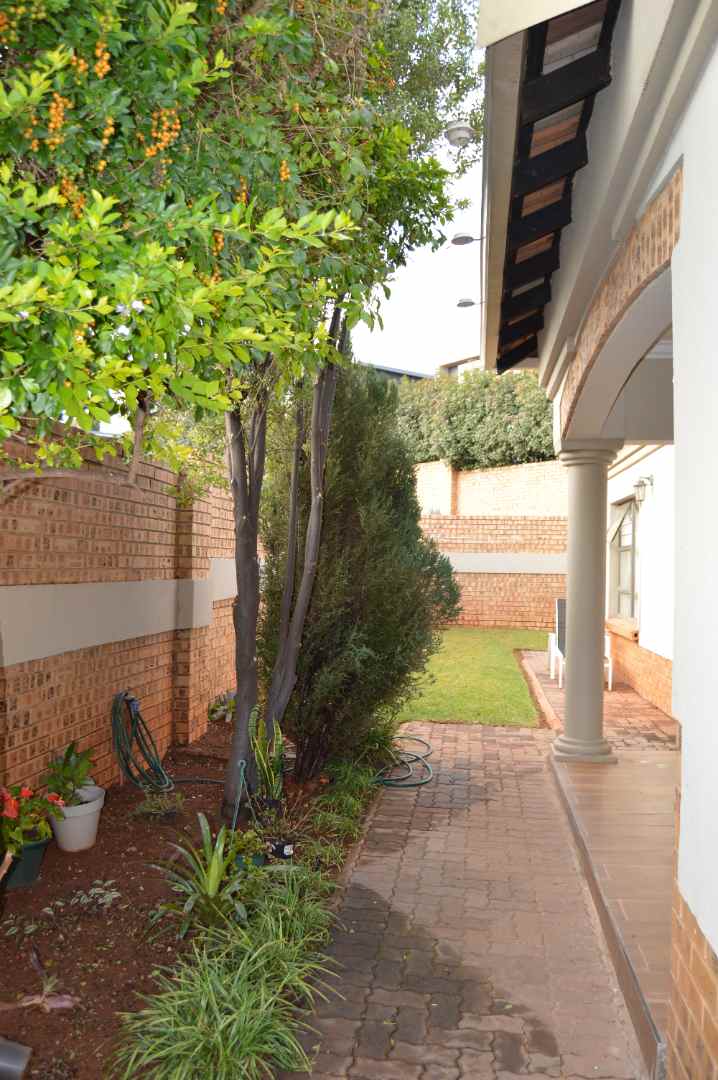 3 Bedroom Property for Sale in The Wilds Gauteng