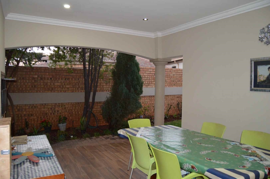 3 Bedroom Property for Sale in The Wilds Gauteng