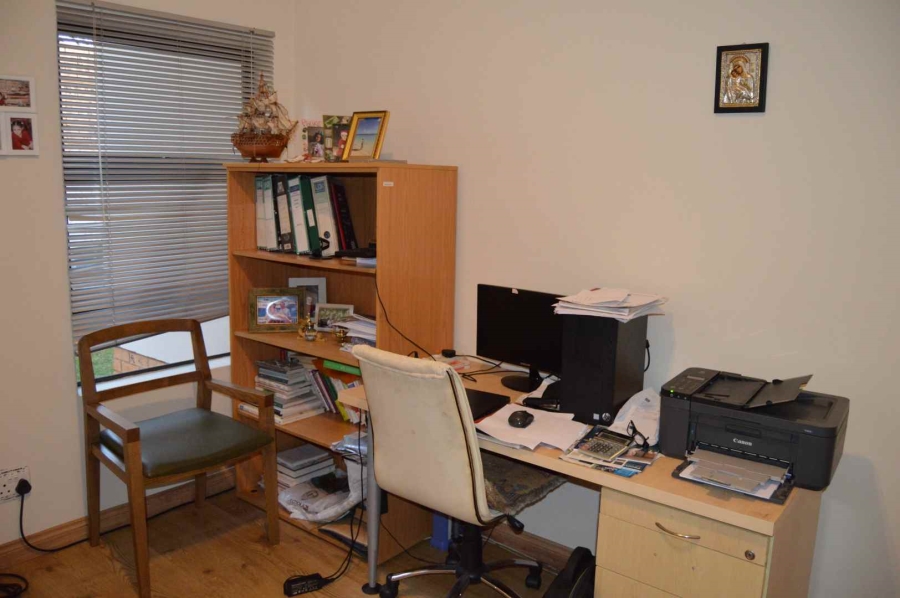3 Bedroom Property for Sale in The Wilds Gauteng