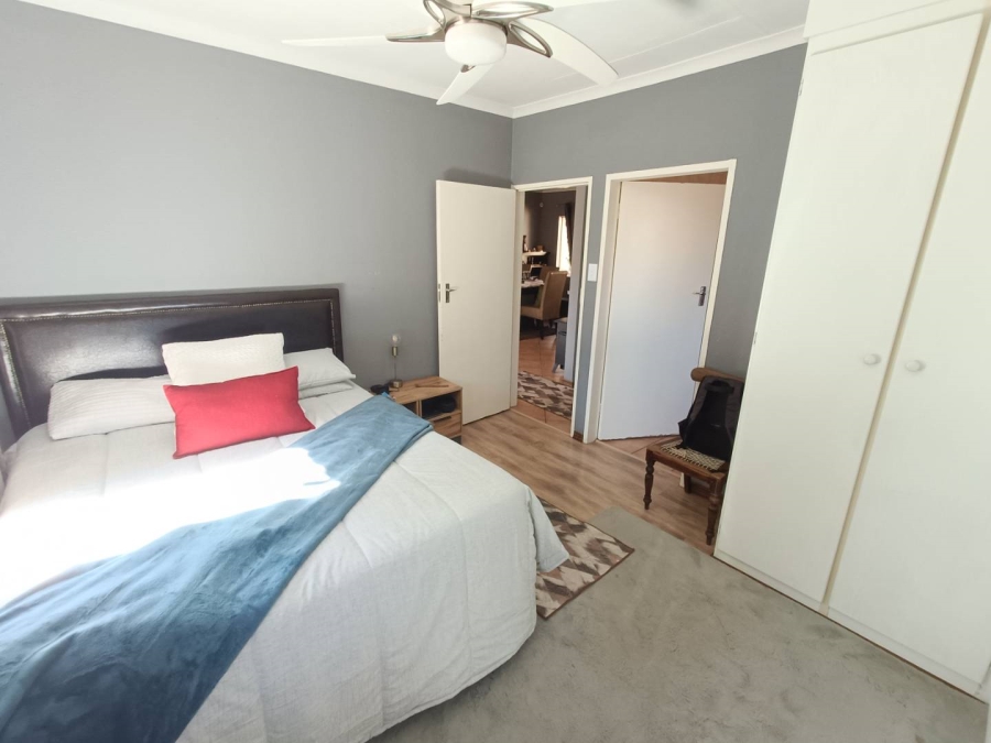 3 Bedroom Property for Sale in Eldoraigne Gauteng