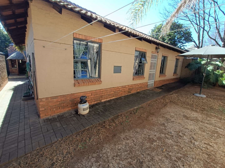 3 Bedroom Property for Sale in Eldoraigne Gauteng