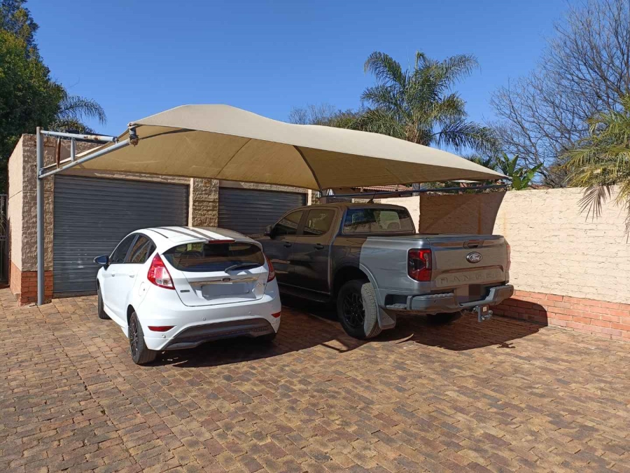 3 Bedroom Property for Sale in Eldoraigne Gauteng