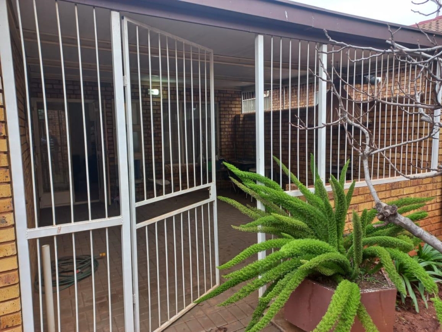 2 Bedroom Property for Sale in Clarina Gauteng
