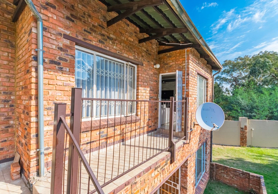 2 Bedroom Property for Sale in Groblerpark Gauteng