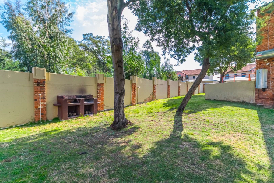 2 Bedroom Property for Sale in Groblerpark Gauteng