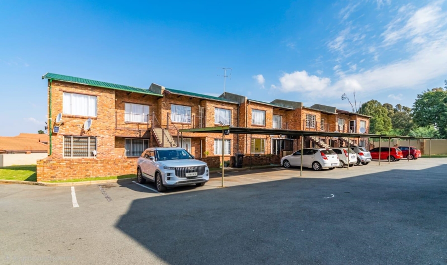 2 Bedroom Property for Sale in Groblerpark Gauteng