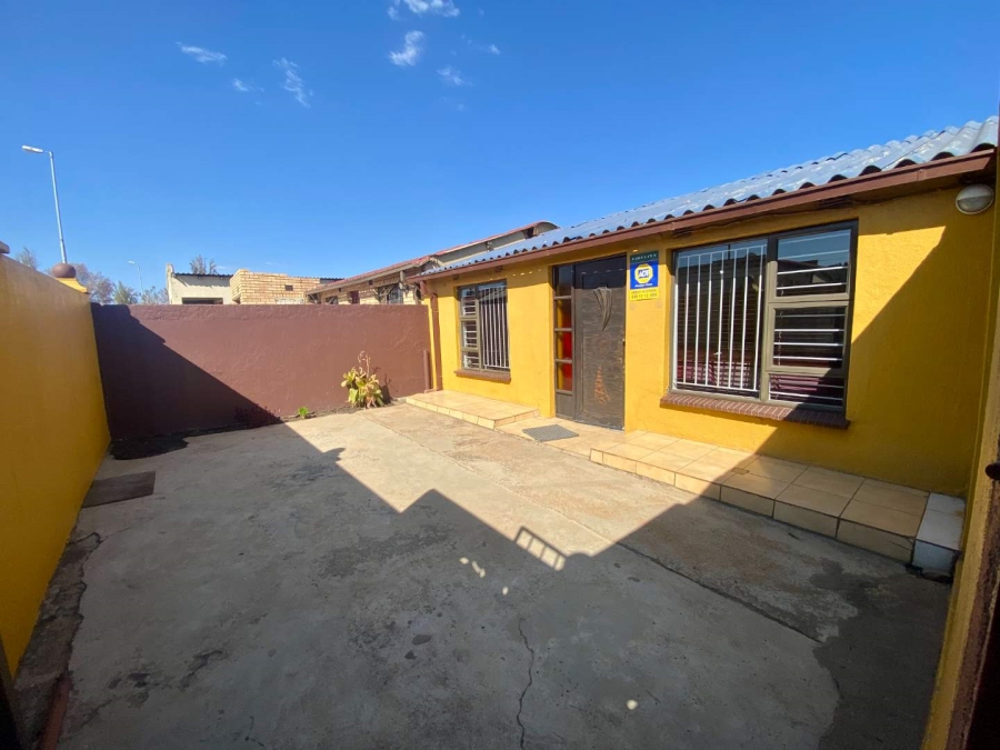 1 Bedroom Property for Sale in Emdeni Gauteng