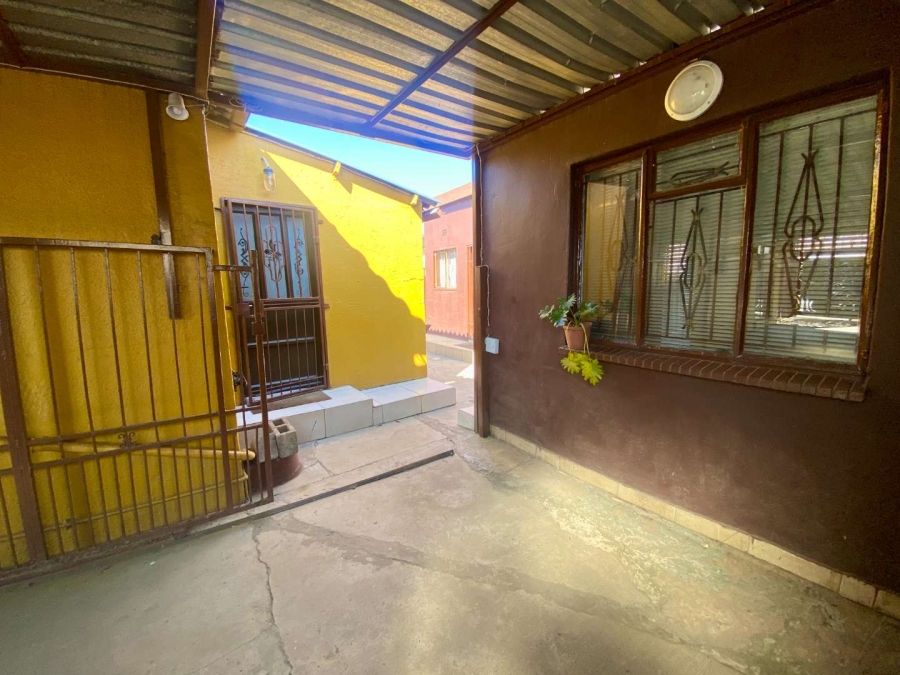 1 Bedroom Property for Sale in Emdeni Gauteng