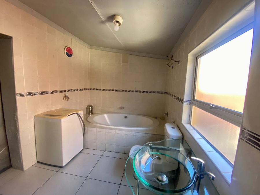 1 Bedroom Property for Sale in Emdeni Gauteng