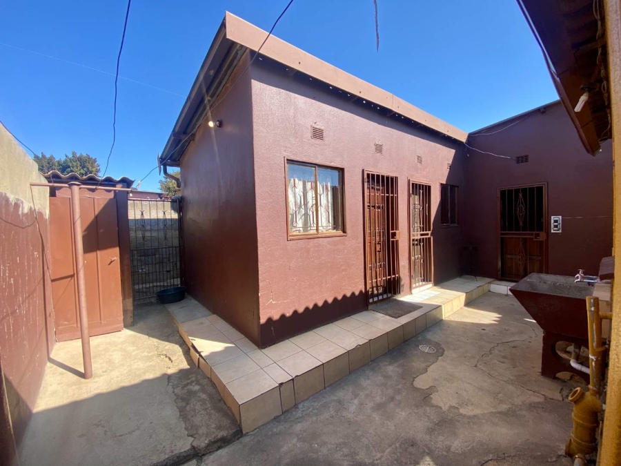 1 Bedroom Property for Sale in Emdeni Gauteng