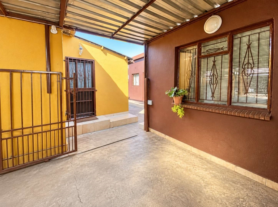1 Bedroom Property for Sale in Emdeni Gauteng