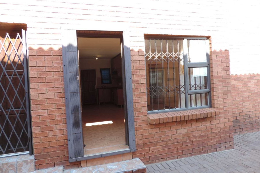 2 Bedroom Property for Sale in Alrode Gauteng