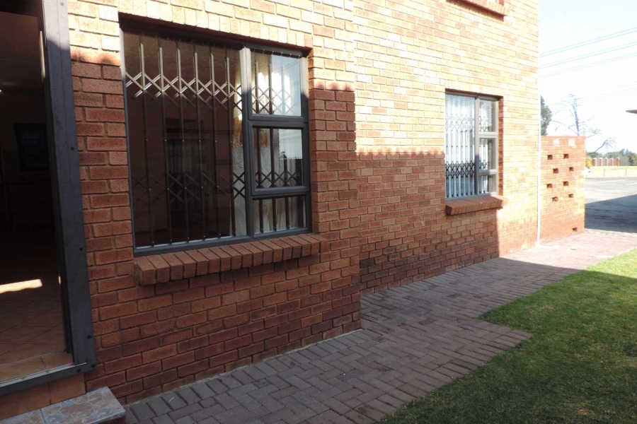 2 Bedroom Property for Sale in Alrode Gauteng
