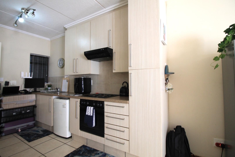 To Let 1 Bedroom Property for Rent in Lonehill Gauteng