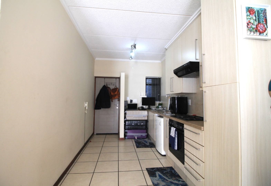 To Let 1 Bedroom Property for Rent in Lonehill Gauteng