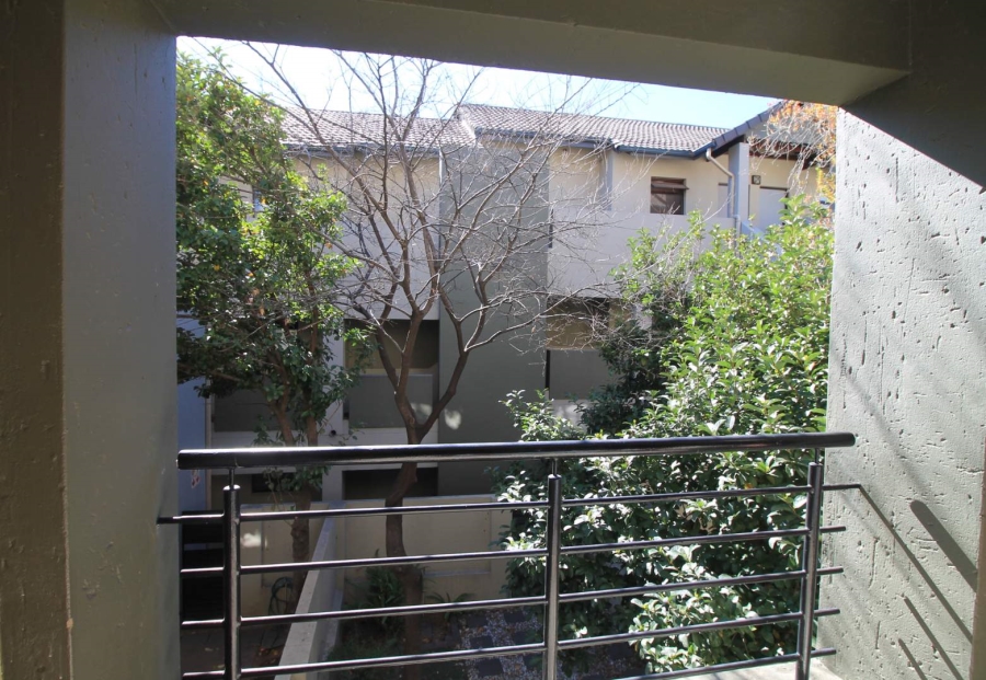 To Let 1 Bedroom Property for Rent in Lonehill Gauteng