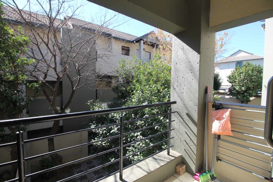 To Let 1 Bedroom Property for Rent in Lonehill Gauteng