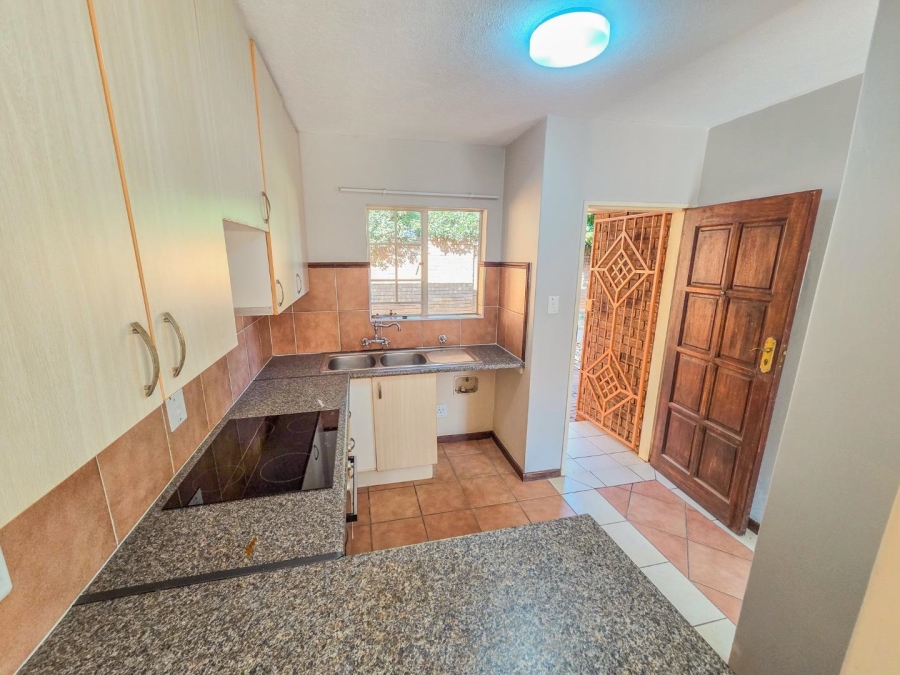 To Let 2 Bedroom Property for Rent in Mooikloof Ridge Gauteng