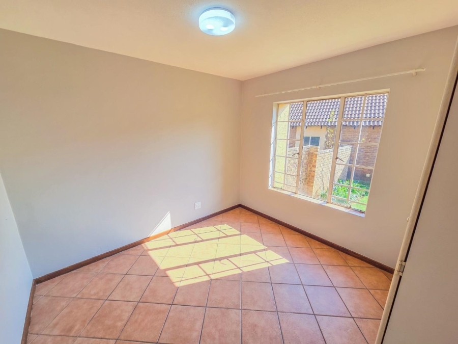 To Let 2 Bedroom Property for Rent in Mooikloof Ridge Gauteng