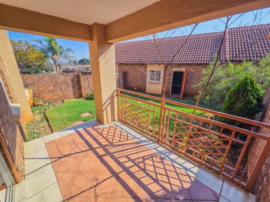 To Let 2 Bedroom Property for Rent in Mooikloof Ridge Gauteng